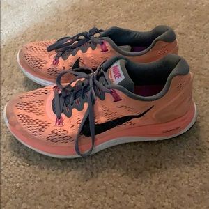 Women’s Nike sneakers